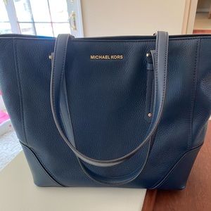 Michael Kors Aria tote